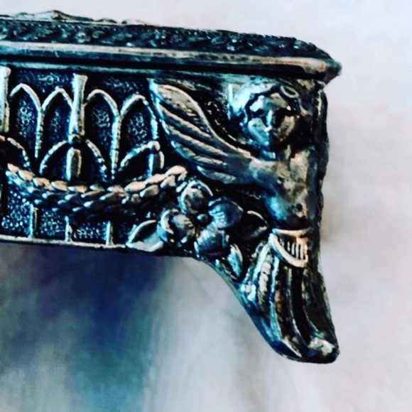 Vintage Metal Flower & Angel Embossed Footed Trinket Box. - Picture 5 of 8